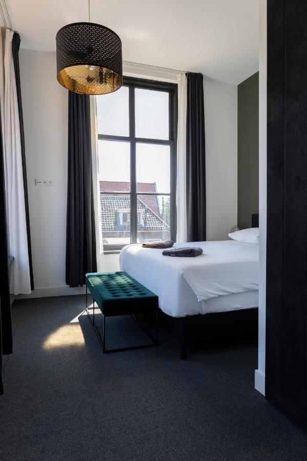 Hotel En Stadscafe De Dam L Hotel Монникендам Экстерьер фото