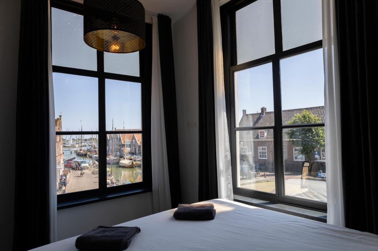 Hotel En Stadscafe De Dam L Hotel Монникендам Экстерьер фото