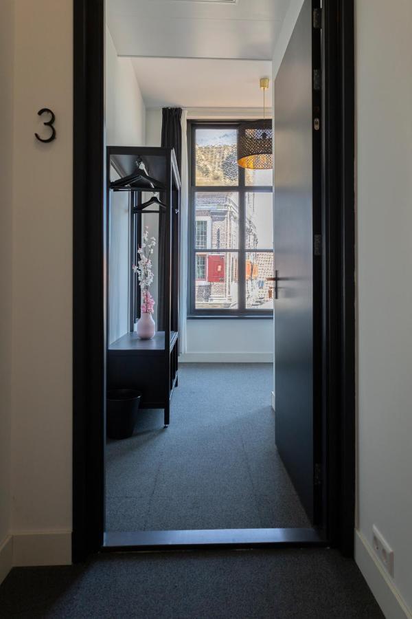 Hotel En Stadscafe De Dam L Hotel Монникендам Экстерьер фото