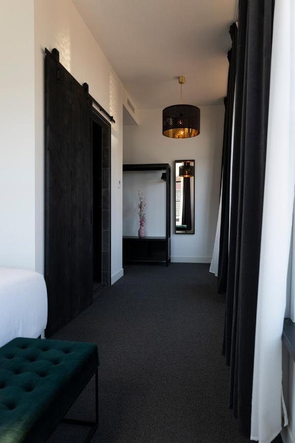 Hotel En Stadscafe De Dam L Hotel Монникендам Экстерьер фото