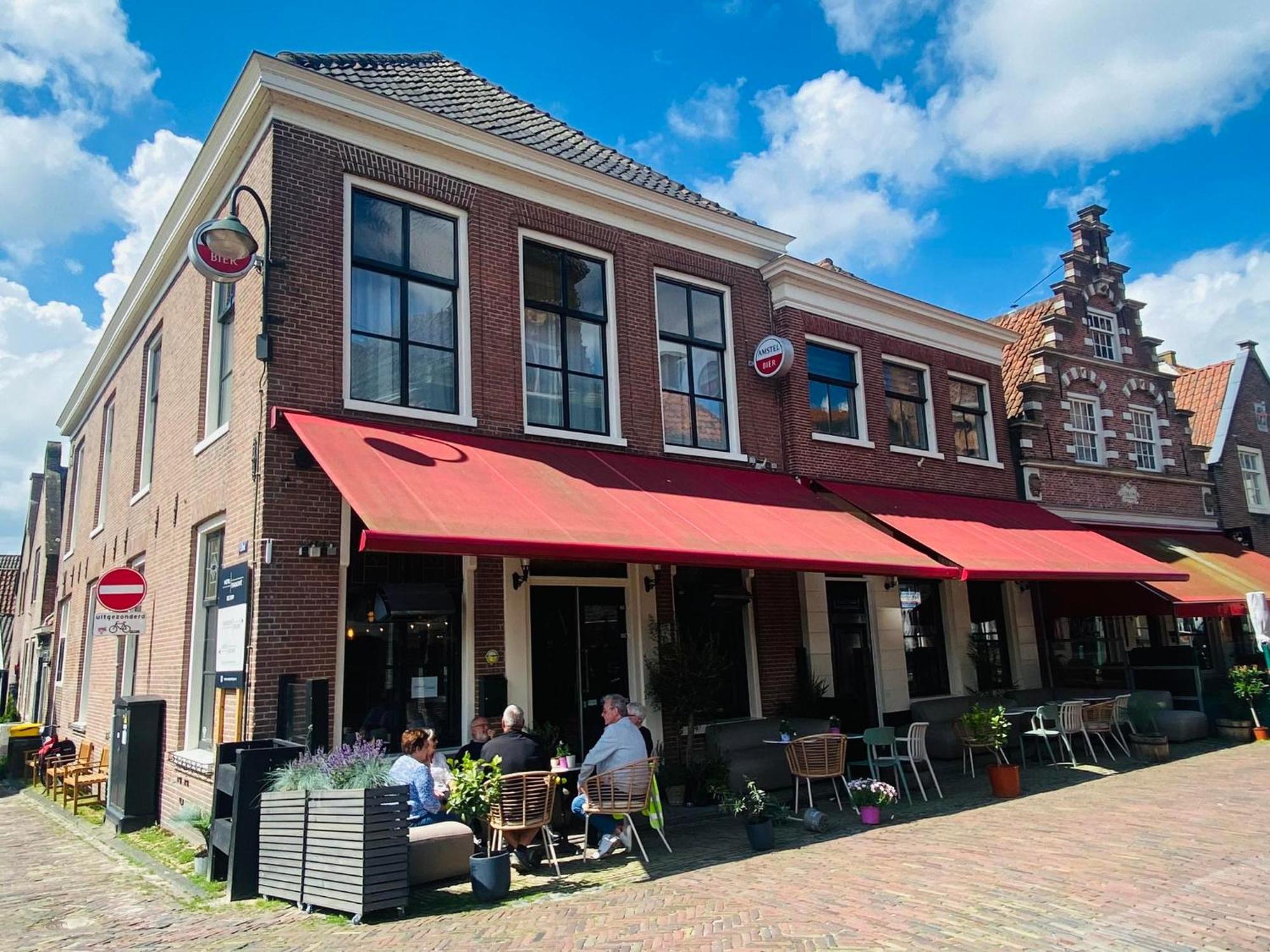 Hotel En Stadscafe De Dam L Hotel Монникендам Экстерьер фото